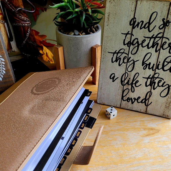 Privé Daily Planner - Picture 9 of 15